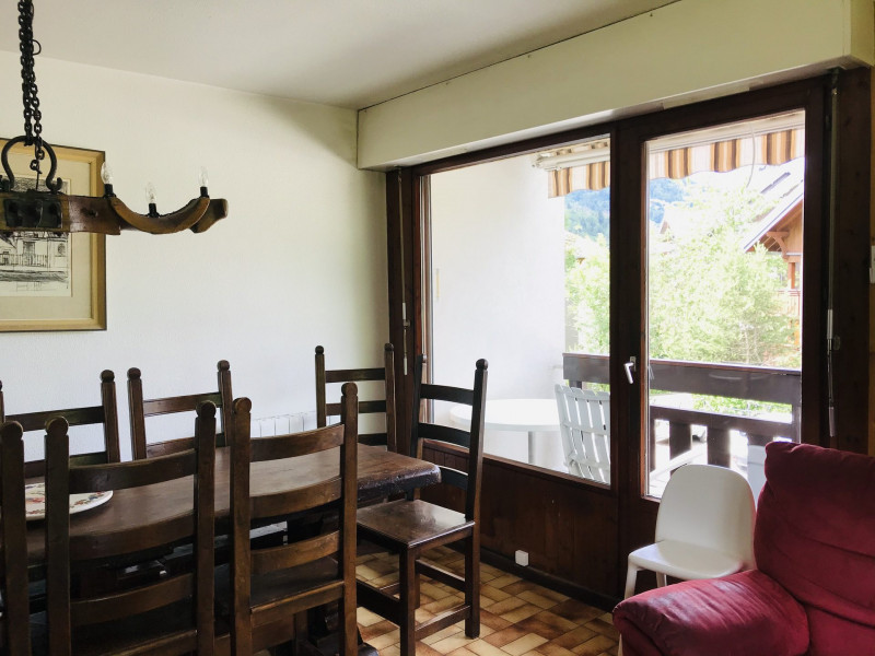 _lv_images__lot_0000000054_02_3375438