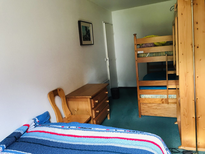 _lv_images__lot_0000000054_06_3511109