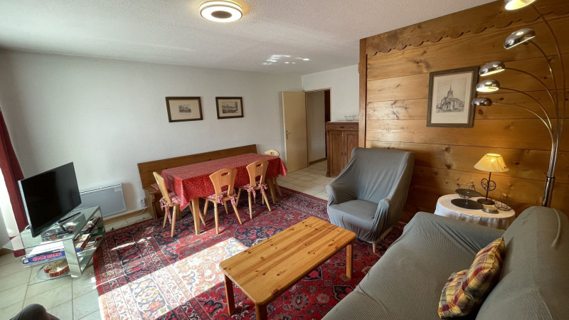 _lv_images__lot_0000000056_02_3303944 _lv_images__lot_0000000056_02_3303944