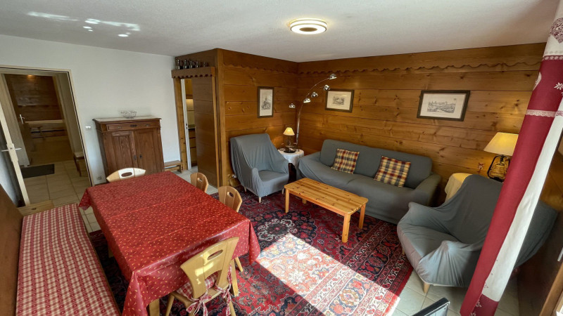 _lv_images__lot_0000000056_05_3549047