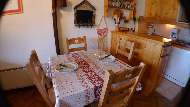 _lv_images__lot_0000000059_04_3245722