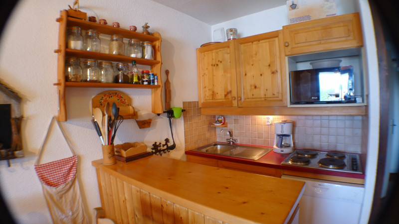 _lv_images__lot_0000000059_05_3705794