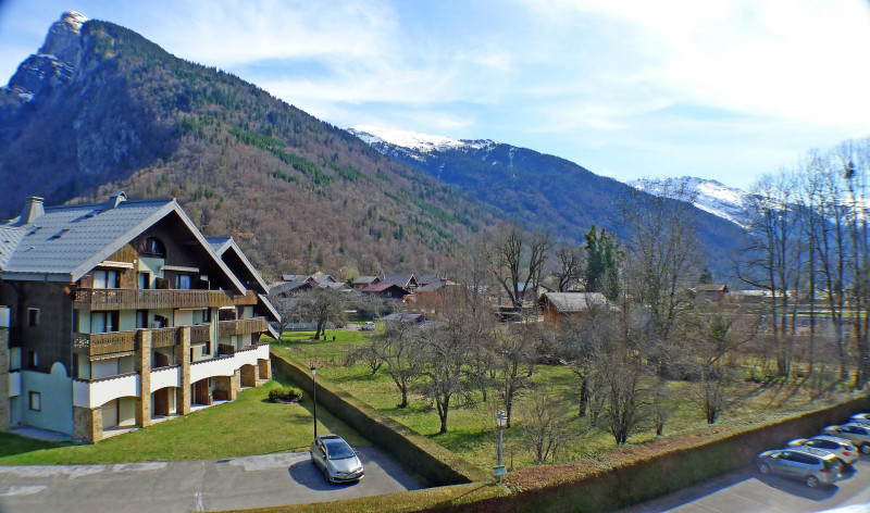 _lv_images__lot_0000000060_03_3338696