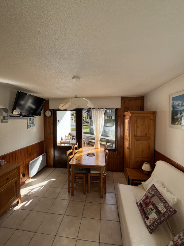 _lv_images__lot_0000000060_05_3536463