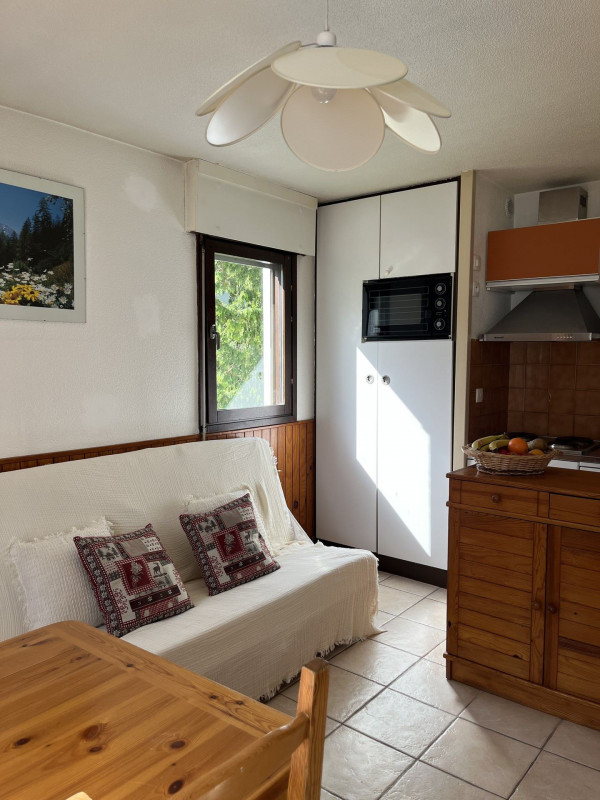 _lv_images__lot_0000000060_06_3589934