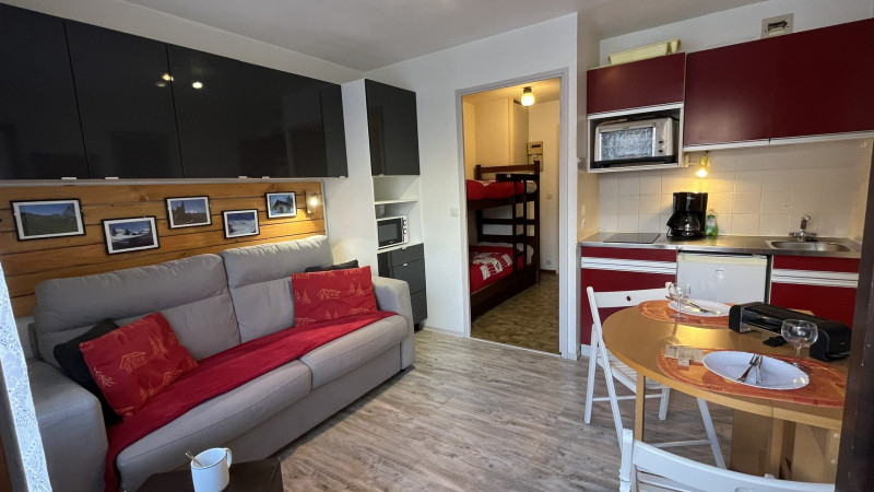 _lv_images__lot_0000000066_01_4095181 _lv_images__lot_0000000066_01_4095181