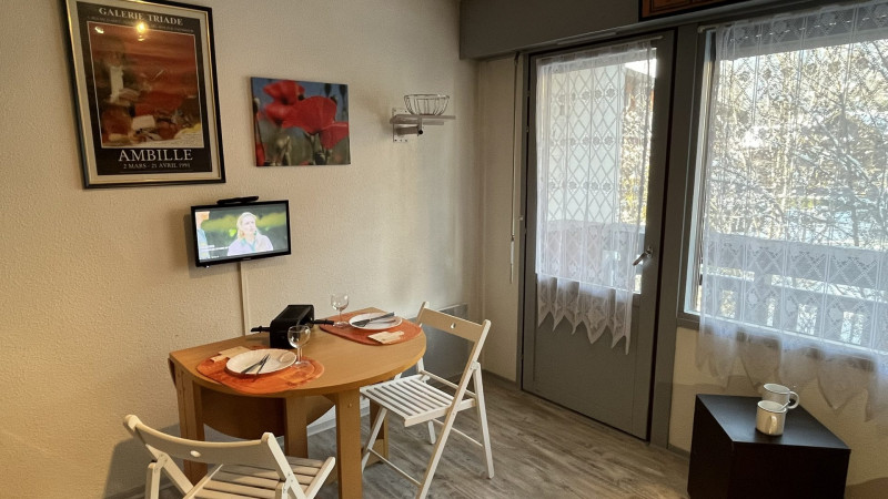 _lv_images__lot_0000000066_11_4054553