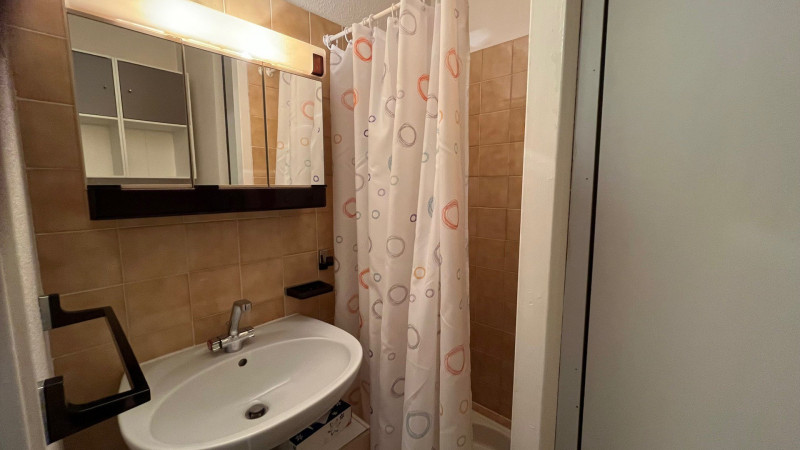 _lv_images__lot_0000000066_15_3477814