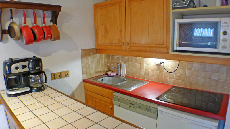 _lv_images__lot_0000000071_04_3252186