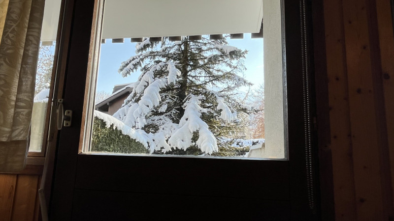 _lv_images__lot_0000000073_03_3612674