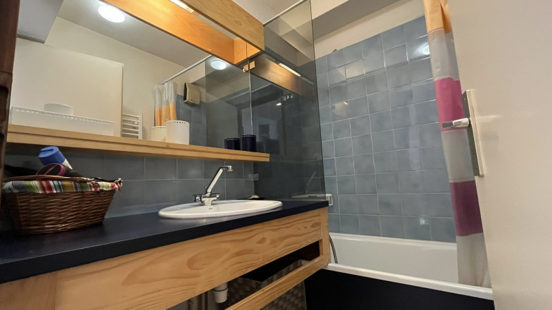_lv_images__lot_0000000073_10_4101956
