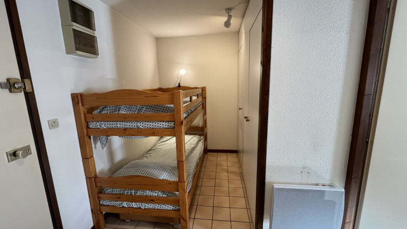 _lv_images__lot_0000000073_11_3304199 _lv_images__lot_0000000073_11_3304199