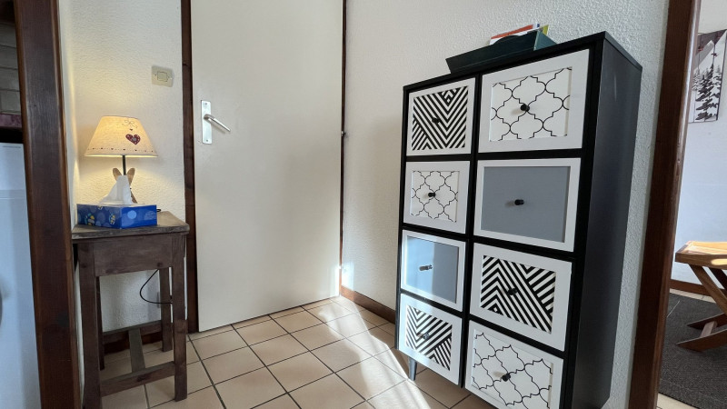 _lv_images__lot_0000000073_12_3425123