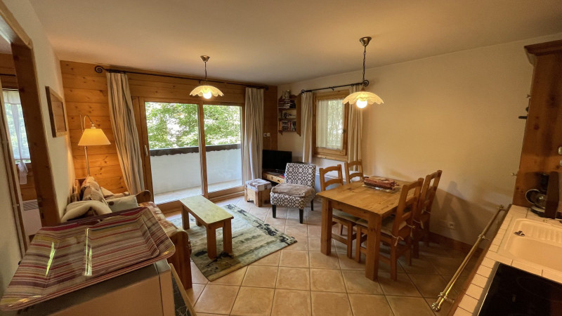 _lv_images__lot_0000000076_01_3228533