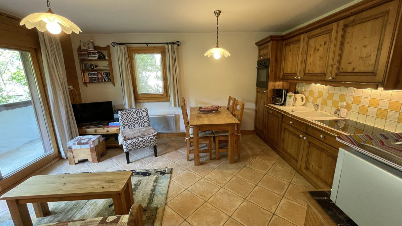 _lv_images__lot_0000000076_04_3310548