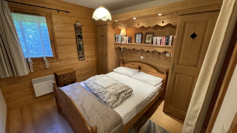 _lv_images__lot_0000000076_06_3403299