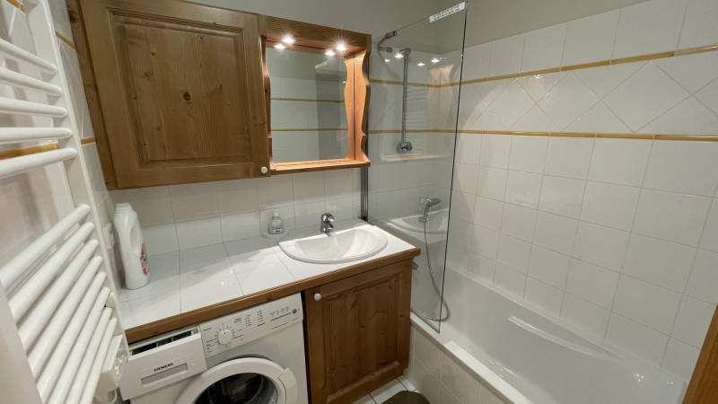 _lv_images__lot_0000000076_13_3332692