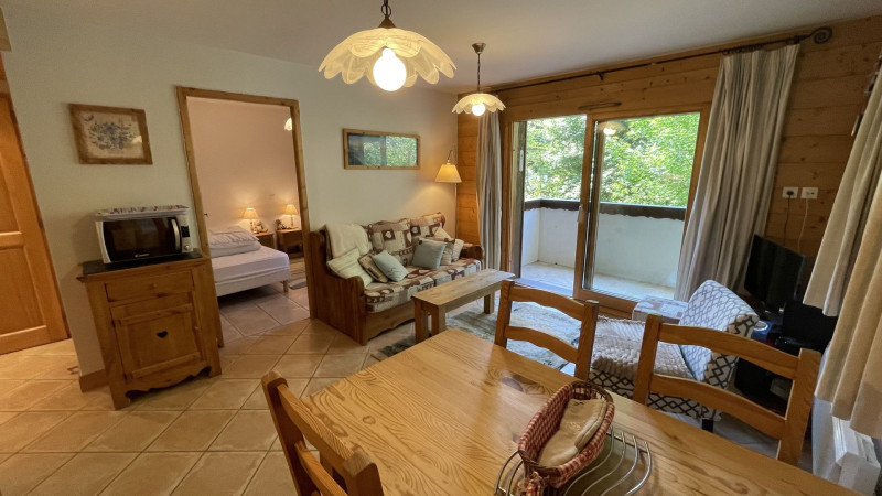 _lv_images__lot_0000000076_14_3270541