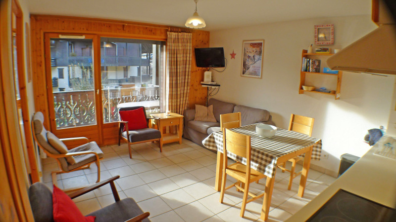 _lv_images__lot_0000000082_01_3583226