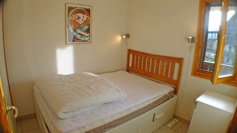 _lv_images__lot_0000000082_05_3583230