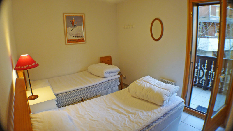 _lv_images__lot_0000000082_07_3309879