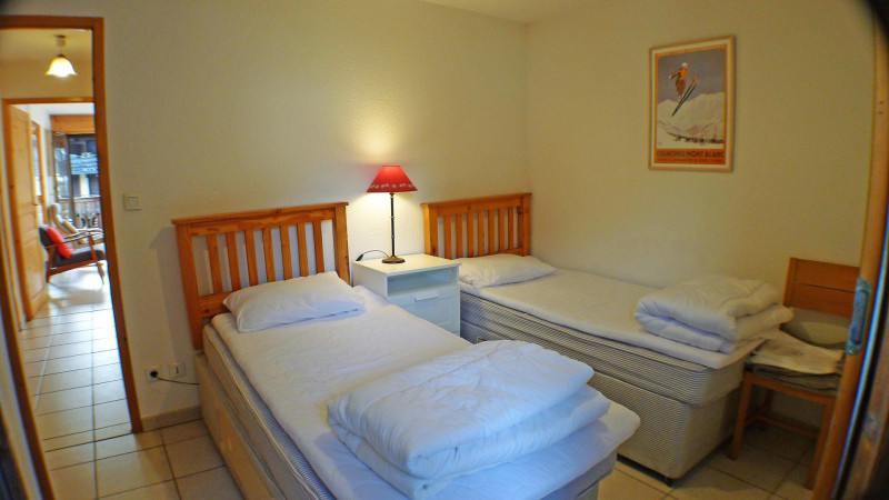 _lv_images__lot_0000000082_08_4026261 _lv_images__lot_0000000082_08_4026261