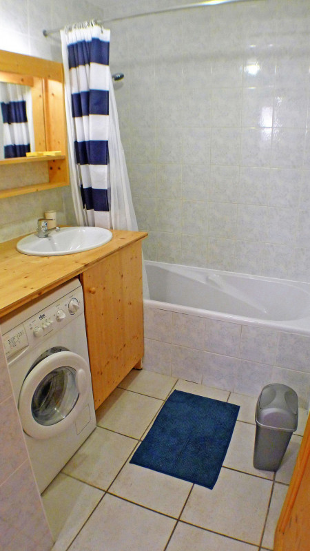 _lv_images__lot_0000000082_09_3195760