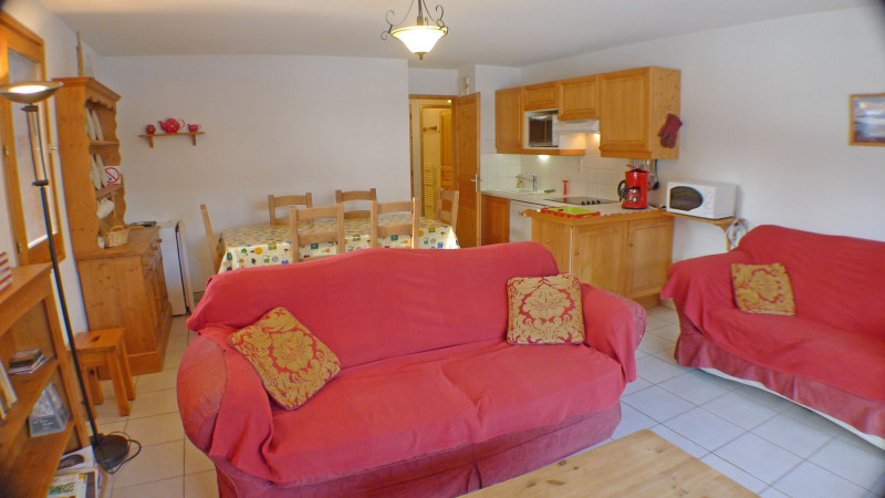 _lv_images__lot_0000000083_02_3542802