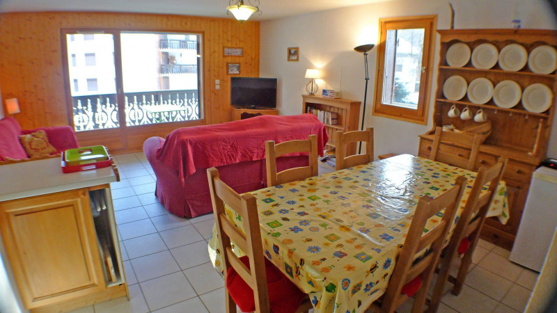 _lv_images__lot_0000000083_04_3542804