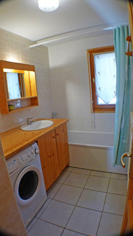 _lv_images__lot_0000000083_08_3242636