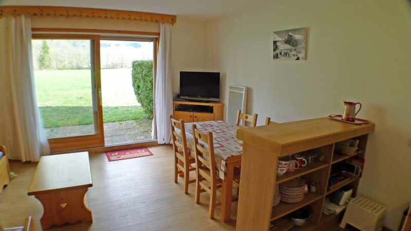 _lv_images__lot_0000000085_02_3350532