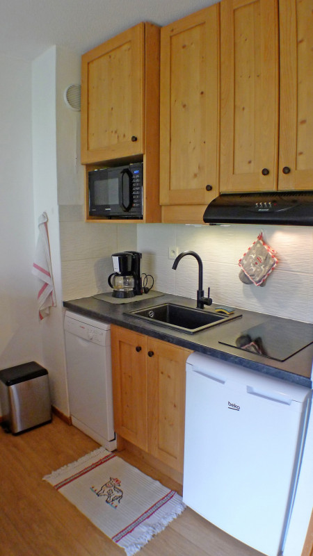 _lv_images__lot_0000000085_05_3338154