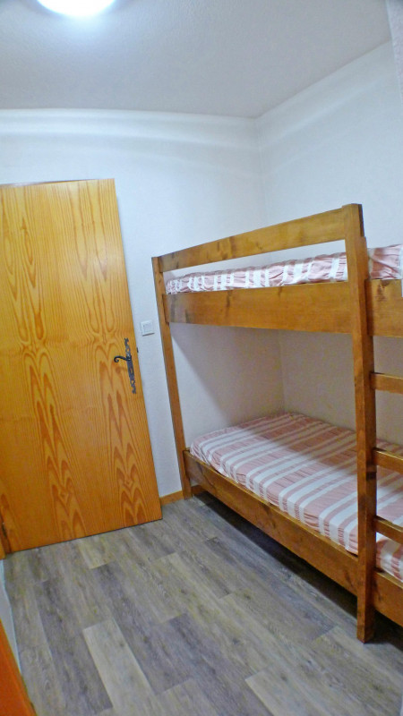 _lv_images__lot_0000000087_05_3430649