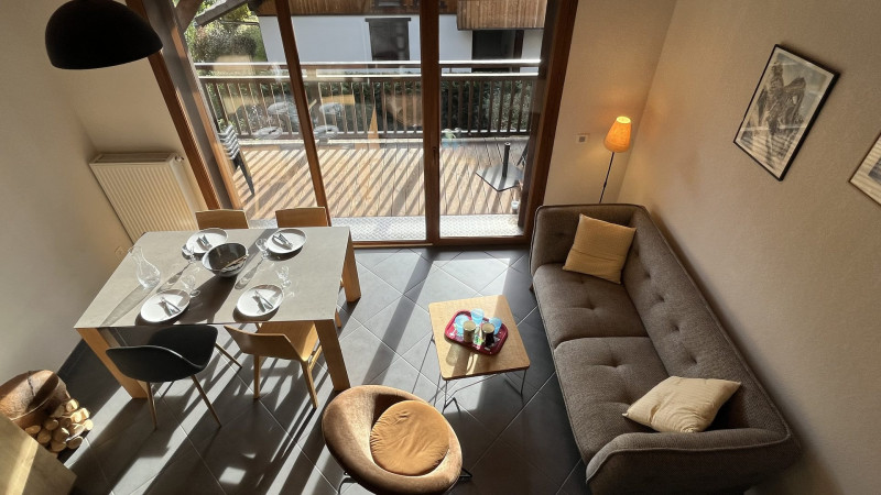 _lv_images__lot_0000000090_03_3611969