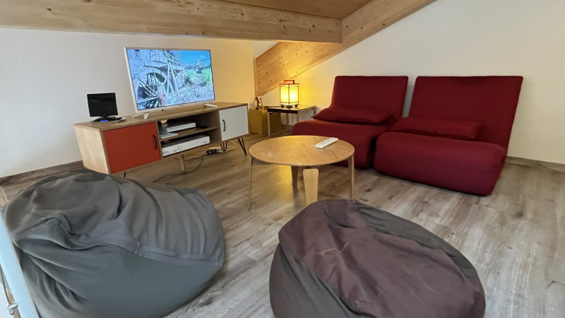 _lv_images__lot_0000000090_09_3405724