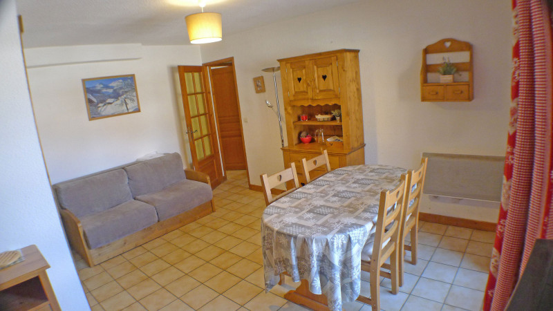 _lv_images__lot_0000000093_03_4038858
