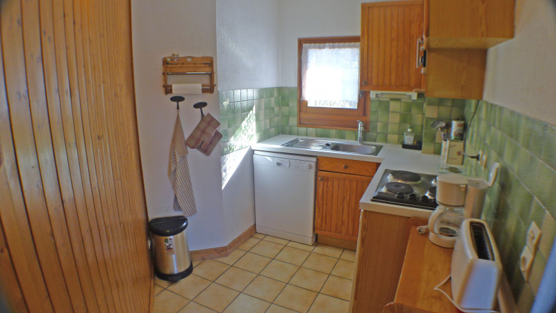 _lv_images__lot_0000000093_04_4032620
