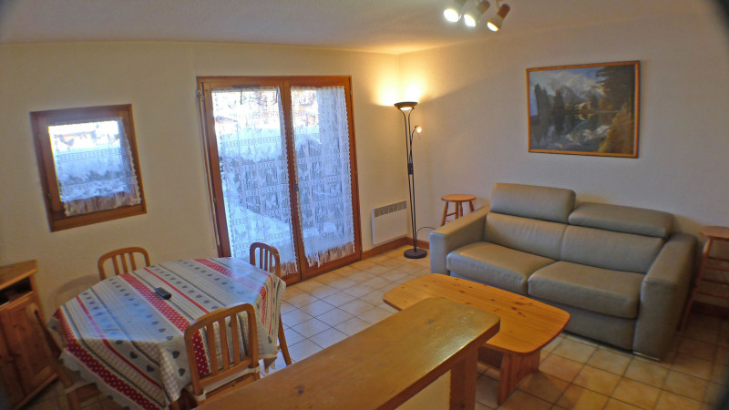 _lv_images__lot_0000000094_03_3690764