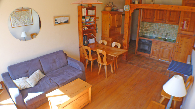 _lv_images__lot_0000000096_02_3558714