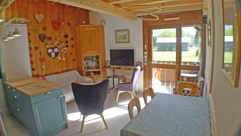 _lv_images__lot_0000000108_02_3307120