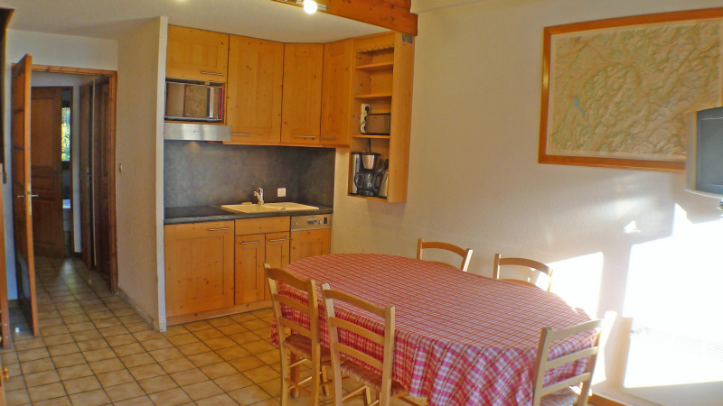 _lv_images__lot_0000000111_01_3703347