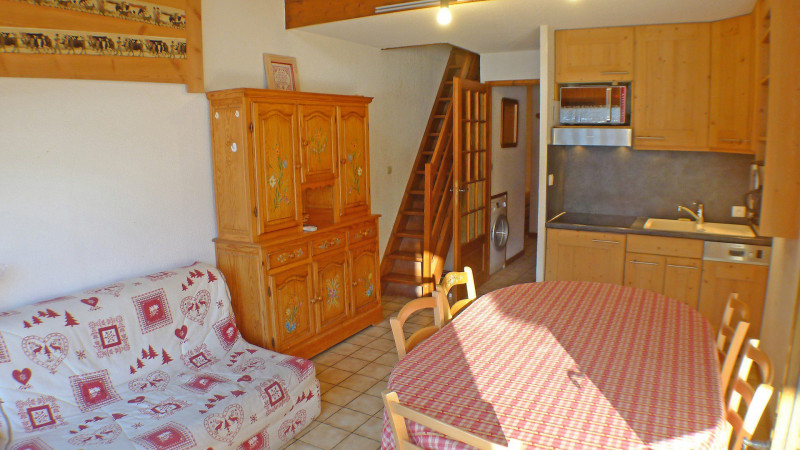 _lv_images__lot_0000000111_02_3641685