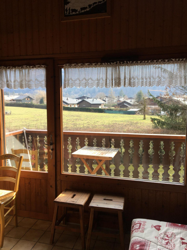 _lv_images__lot_0000000111_03_3332588