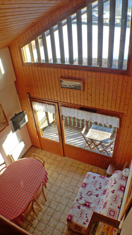 _lv_images__lot_0000000111_04_3718354