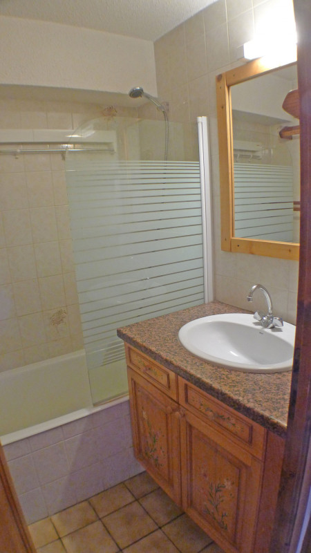 _lv_images__lot_0000000111_06_3533216