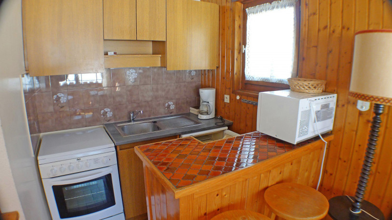 _lv_images__lot_0000000112_03_3421493