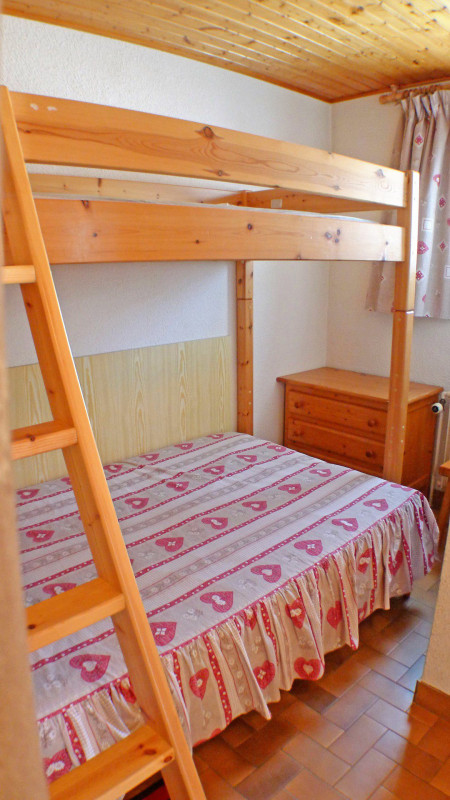 _lv_images__lot_0000000112_04_3477739