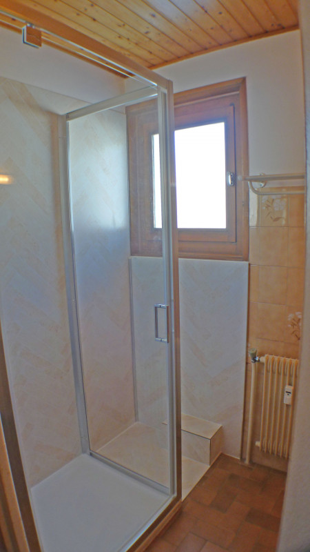 _lv_images__lot_0000000112_06_3222074