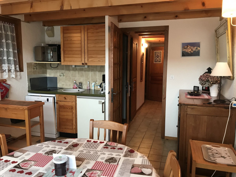 _lv_images__lot_0000000117_03_3619296