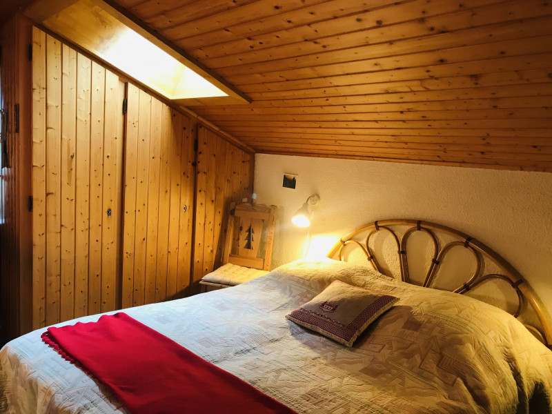 _lv_images__lot_0000000117_04_4105008 _lv_images__lot_0000000117_04_4105008